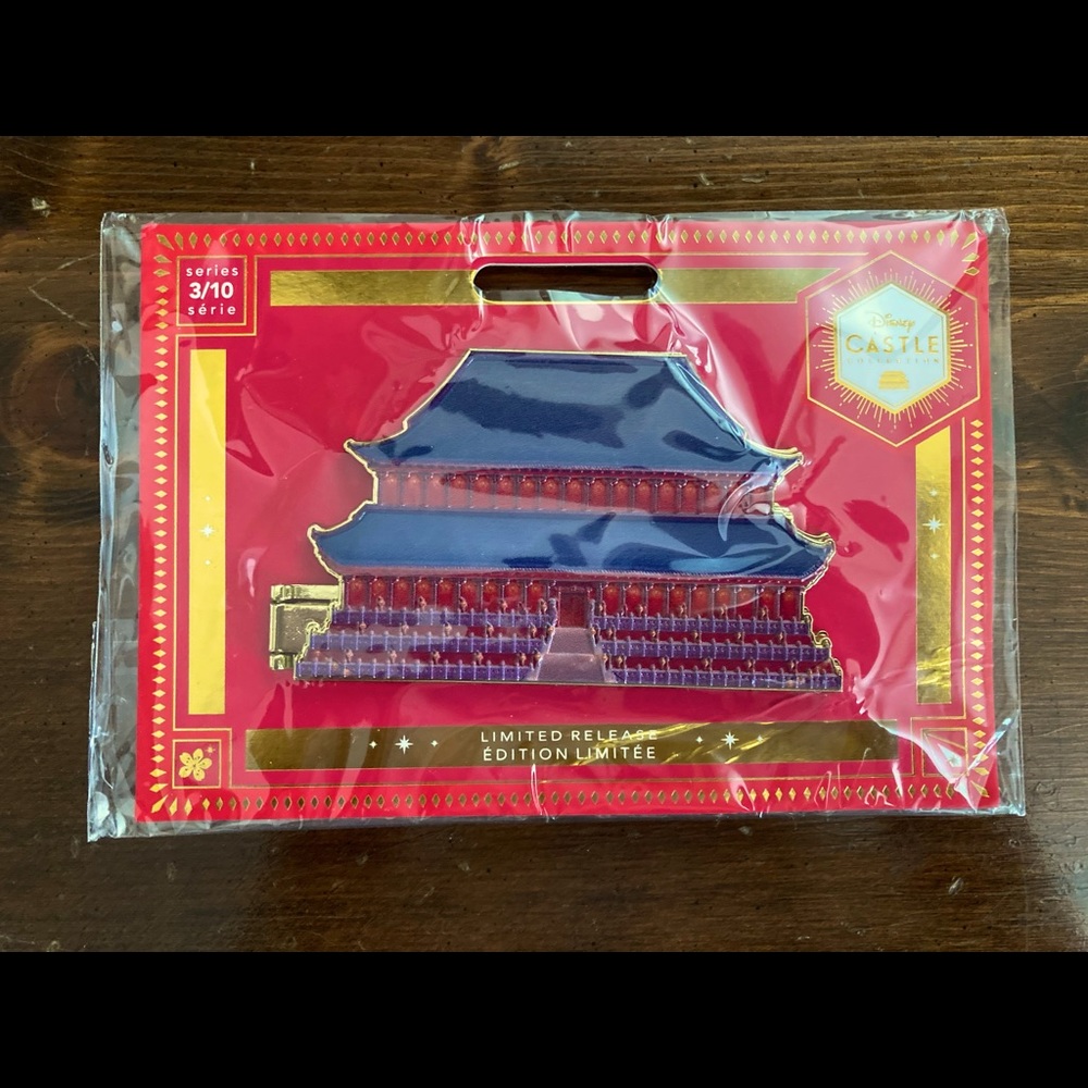 Disney Castle Collection Mulan Pin